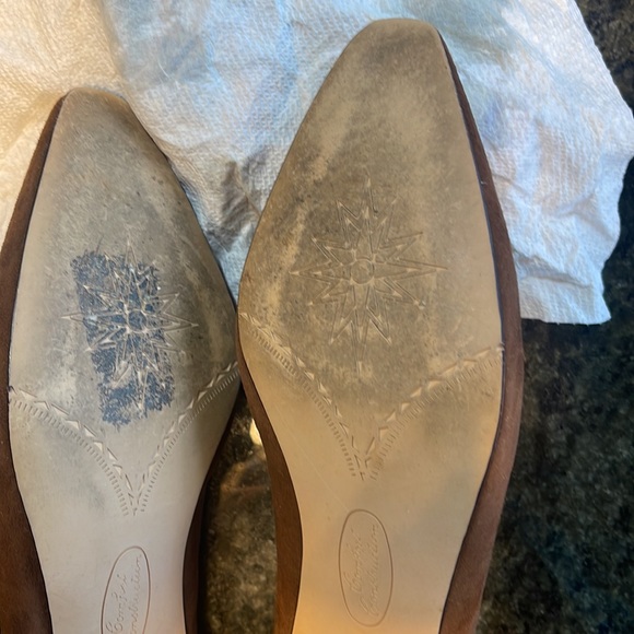 CARESSA Rust Chocolate Suede 2”Heel 8 1/2 - Picture 8 of 11